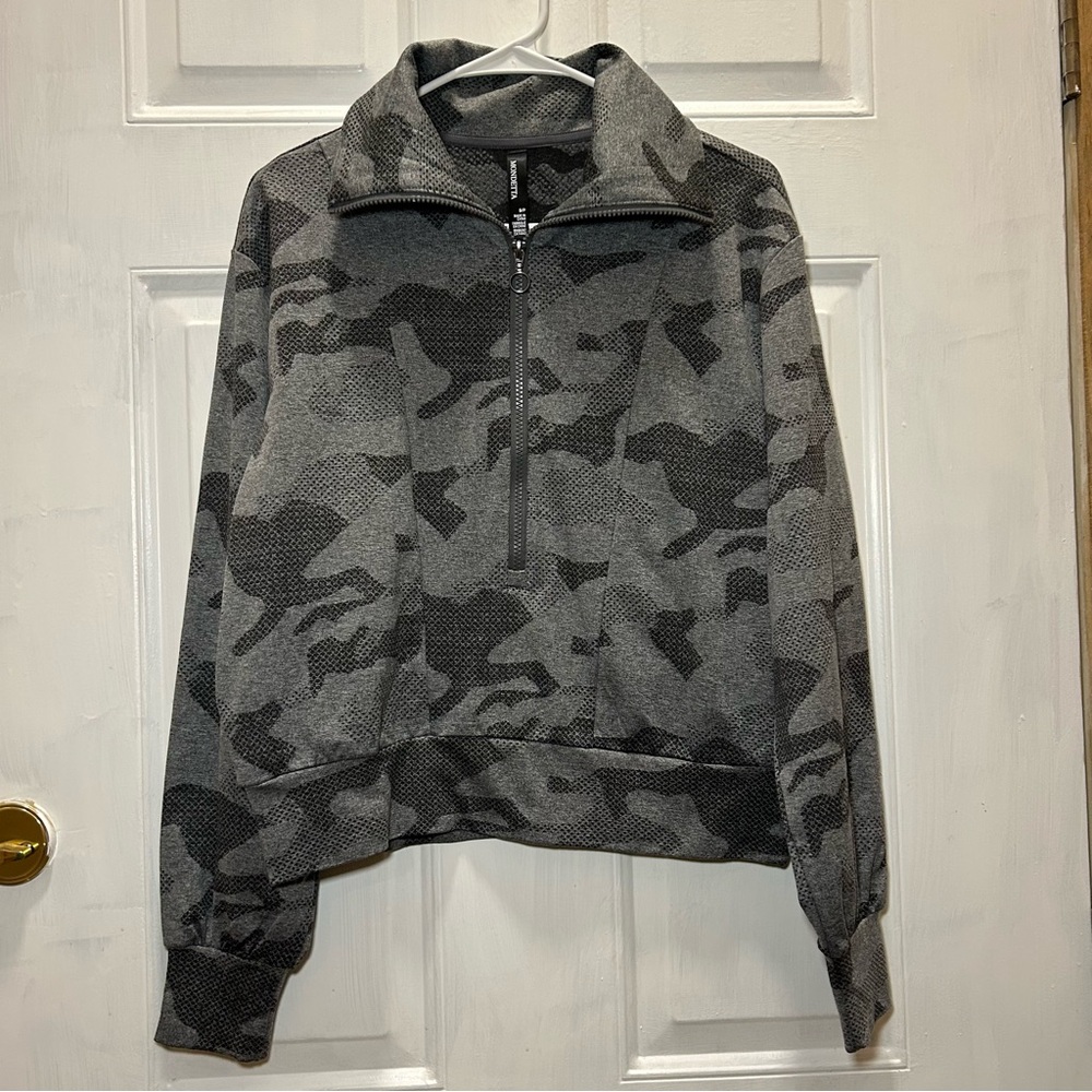 Mondetta women’s pullover small gray camouflage long sleeve 1/2 zip